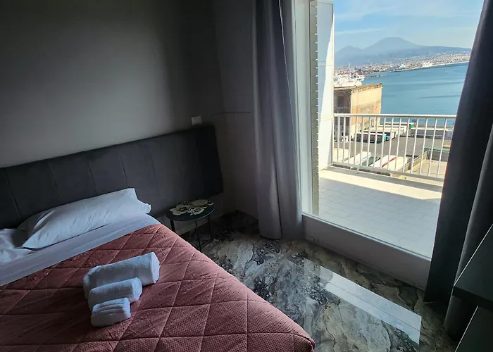 Mia Angioino Πανσιόν 3*
